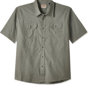 Wrangler Authentics Men’s small (new with tags)